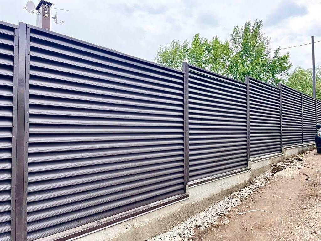 Забор-жалюзи с ламелями еврожалюзи 29м RAL8019/8019 Темный Шоколад МАТТЕ двухсторонний в Ижевске