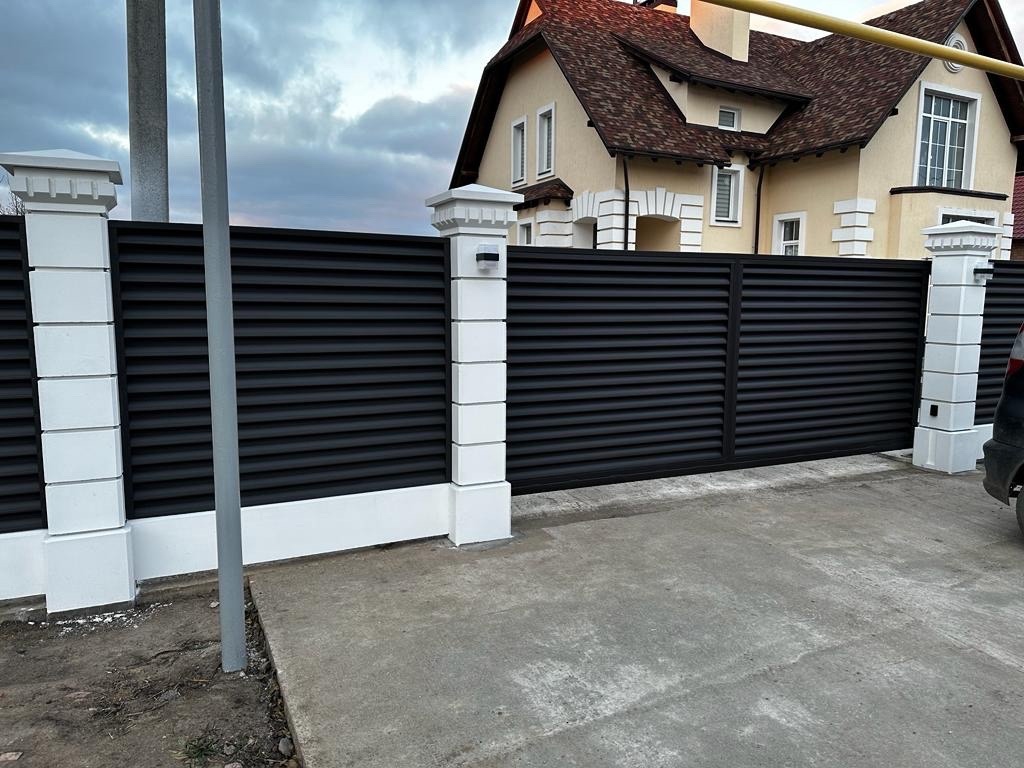 Забор из ламелей Еврожалюзи 35м RAL8019/8019 Темный Шоколад двусторонний MATTE фото 1 в Ижевске