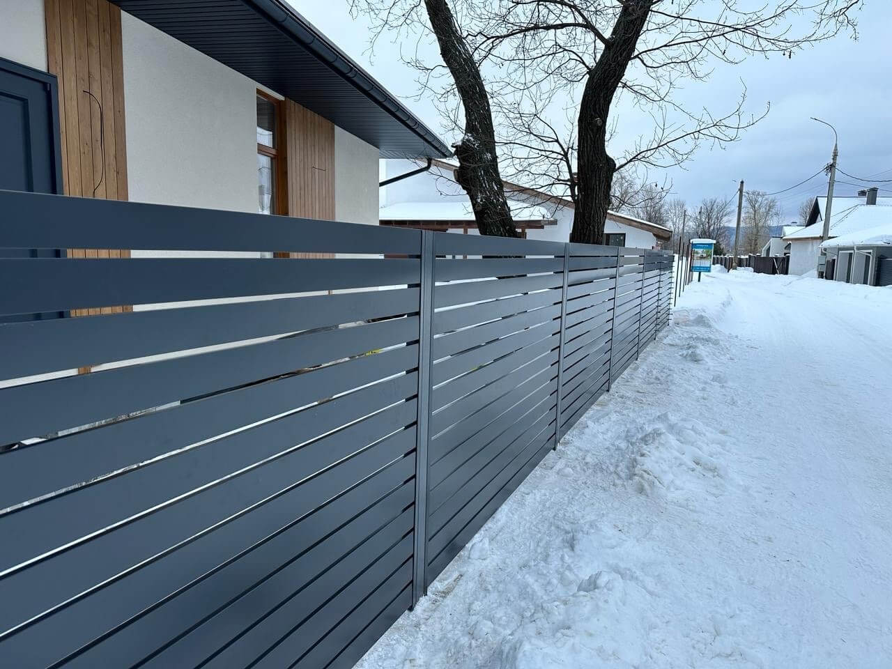 Забор-ранчо из металлопланкена 37м RAL7024 Серый Графит фото 5 в Ижевске