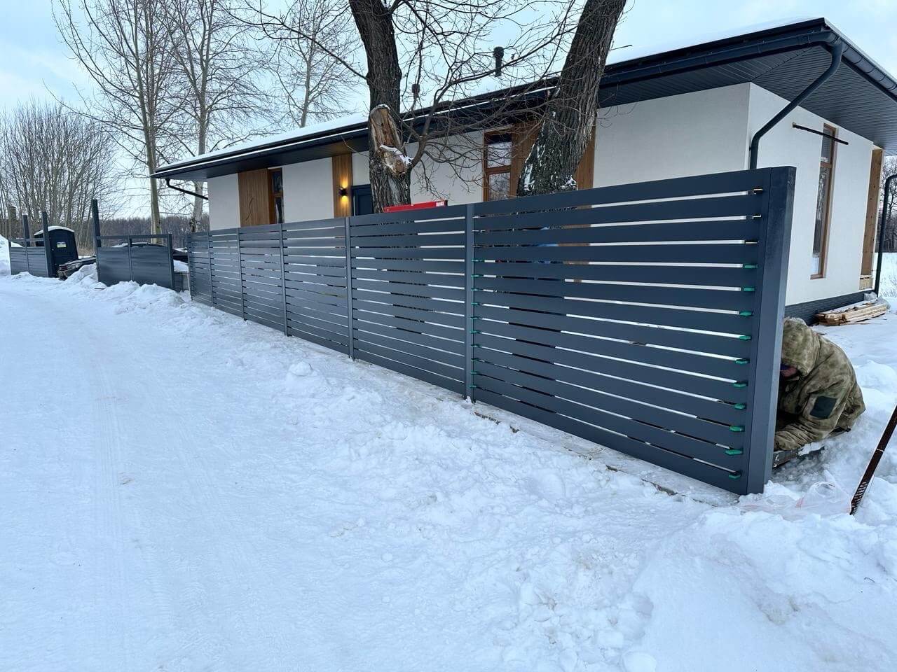 Забор-ранчо из металлопланкена 37м RAL7024 Серый Графит фото 3 в Ижевске