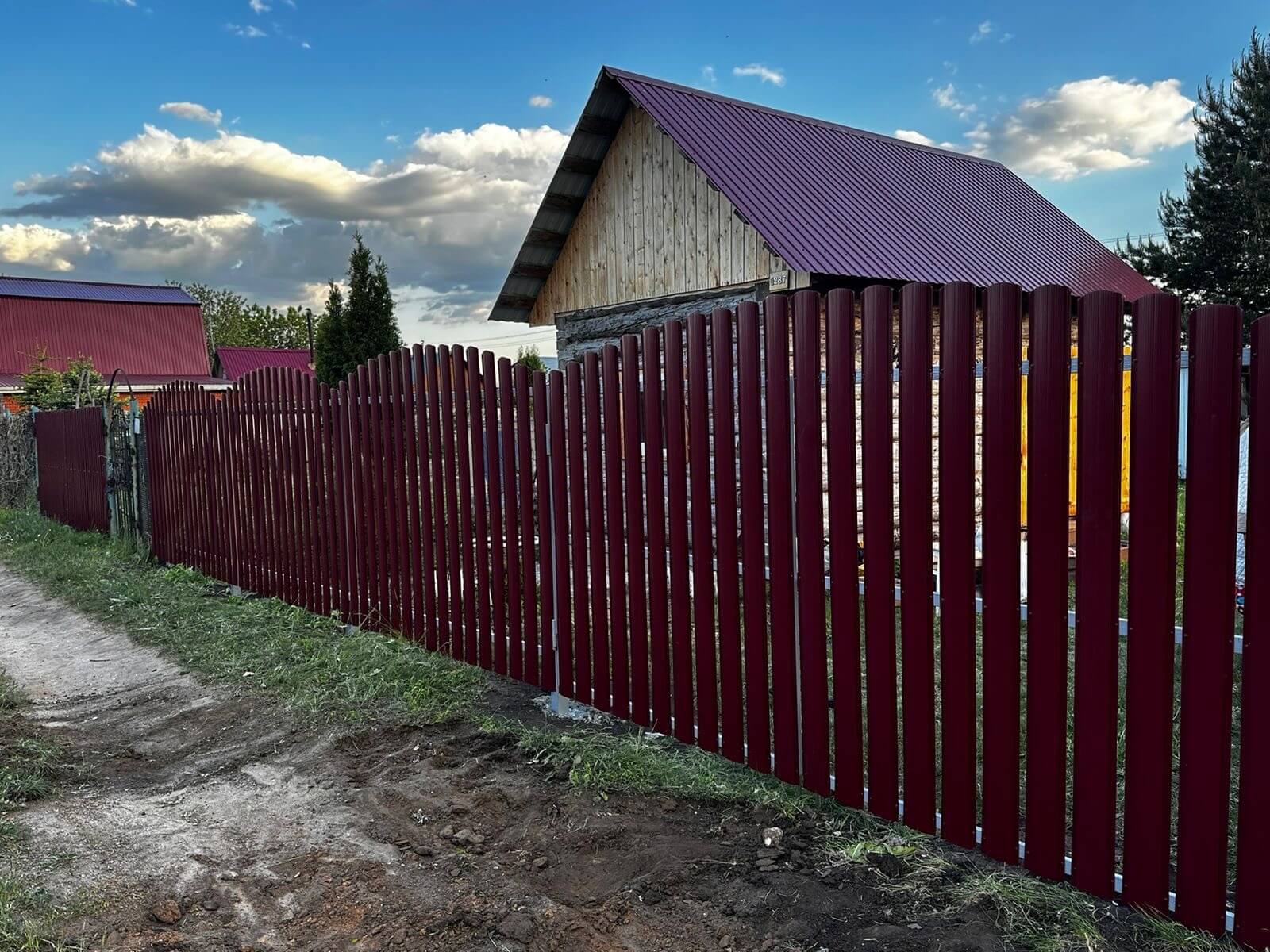 Забор из евроштакетника 28м RAL3005 Красное Вино фото 4 в Ижевске