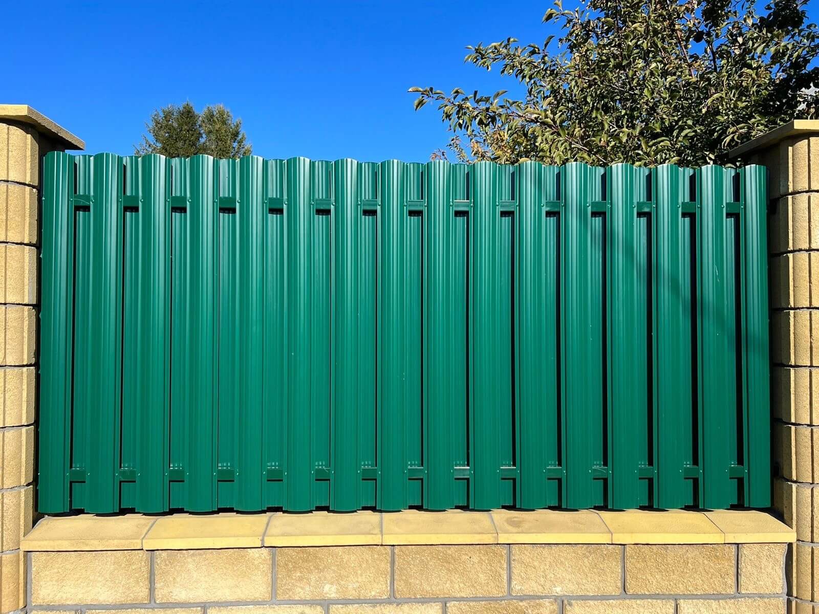 Забор из евроштакетника 22м RAL6005/6005 Зеленый Мох двусторонний в Ижевске