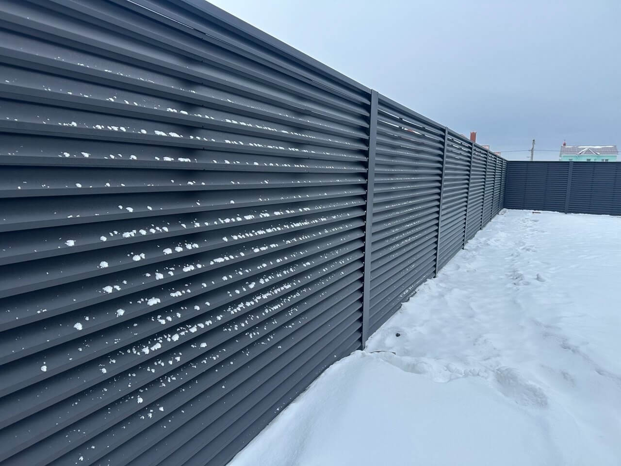 Забор-жалюзи из ламелей ЭКО-Z 130м RAL9005 Черный МАТТЕ в Ижевске