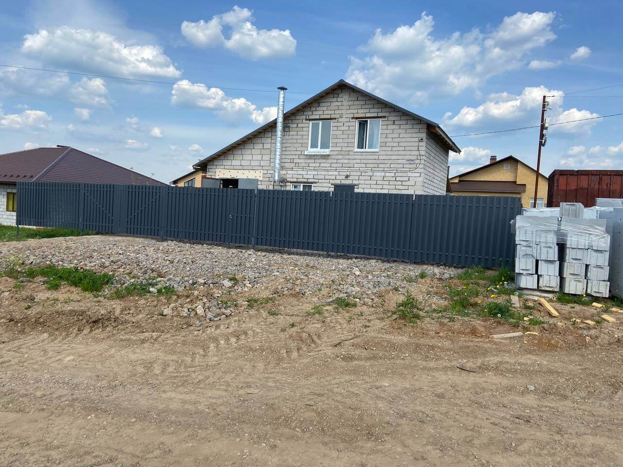 Забор из евроштакетника 16м RAL7024 Серый Графит фото 6 в Ижевске