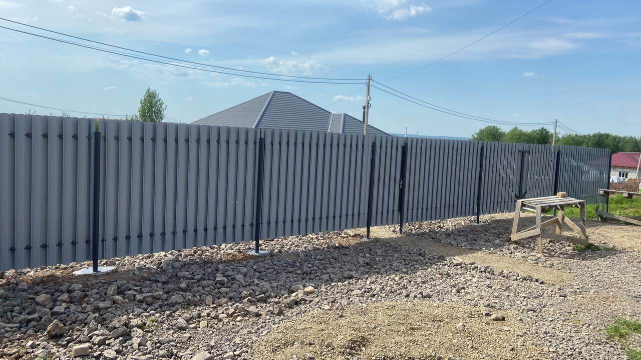 Забор из евроштакетника 16м RAL7024 Серый Графит фото 2 в Ижевске
